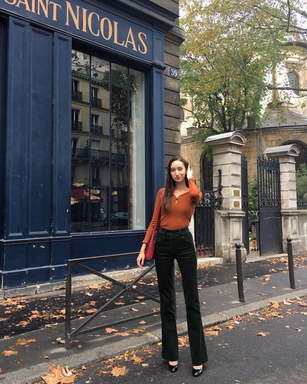 How to dress like a French woman  French women, Apc bag, White striped tee