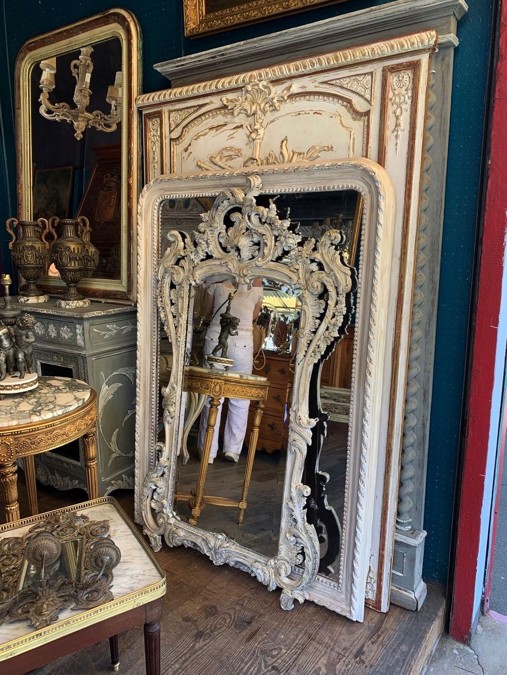 Vintage French mirrors at Les Puces de Saint-Ouen