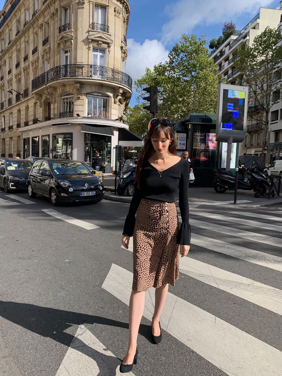 Early Fall Parisian Looks - Rouje skirt