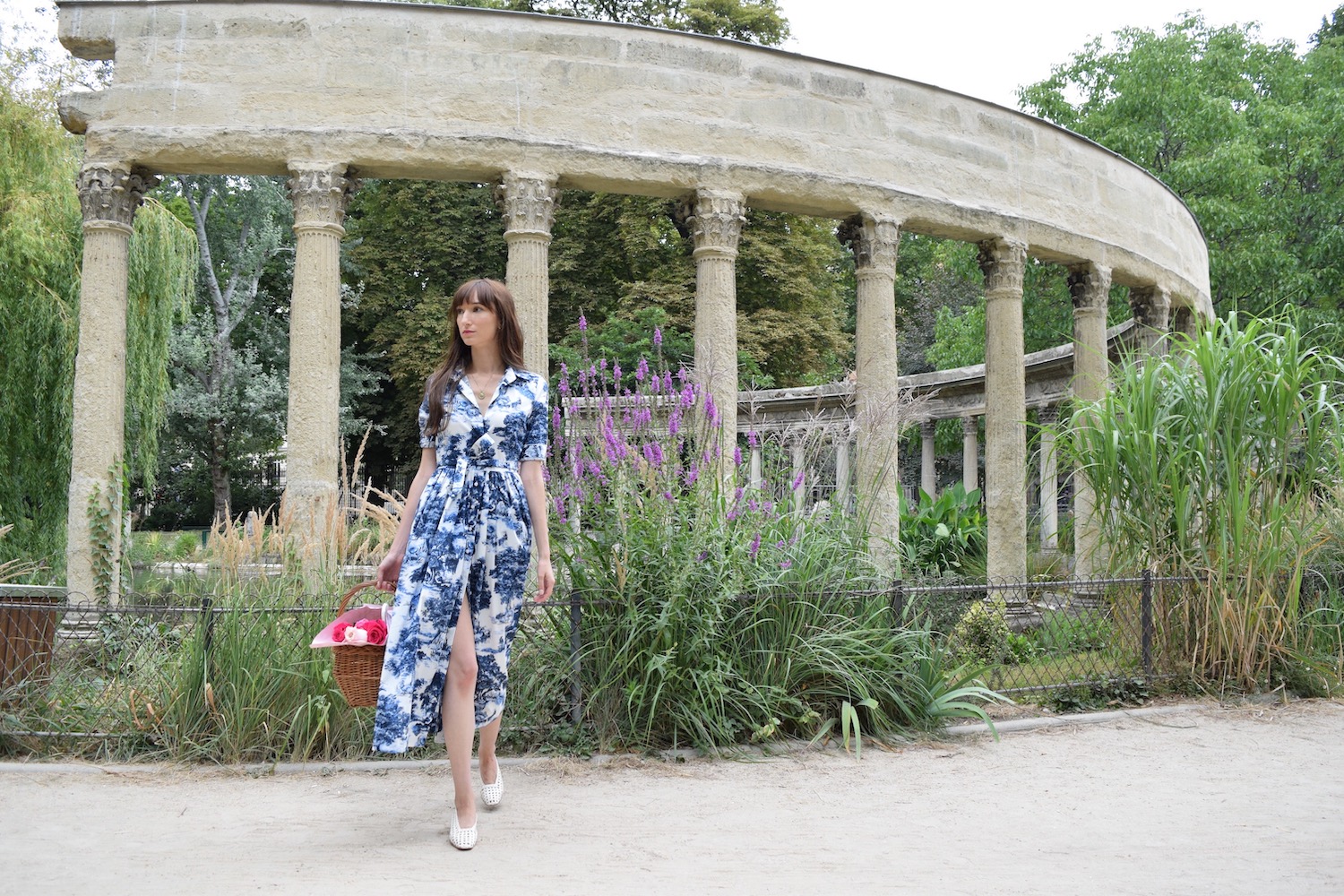 Picnic in Parc Monceau wearing the Andiata Sinne dress