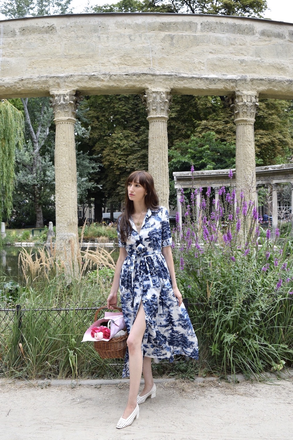 Picnic in Parc Monceau wearing the Andiata Sinne dress