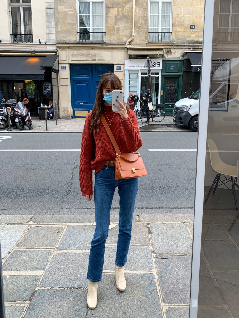 Elizabeth Olsen lands in Paris with a Chanel carry-on and an Alexander  McQueen shoulder bag - PurseBlog