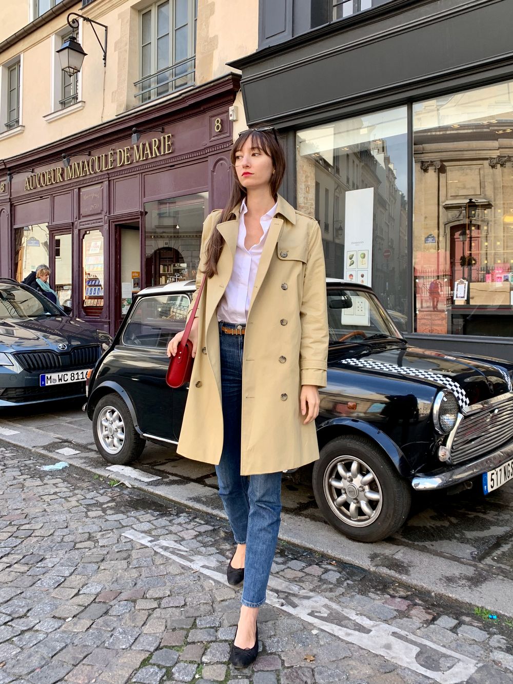 13 Chic Ways To Wear a Trench Coat Like a French Girl - MY CHIC