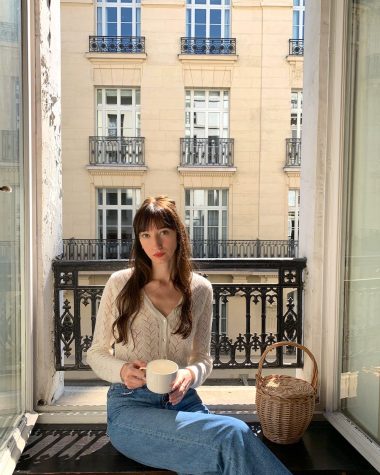 How to Dress Like a French Girl