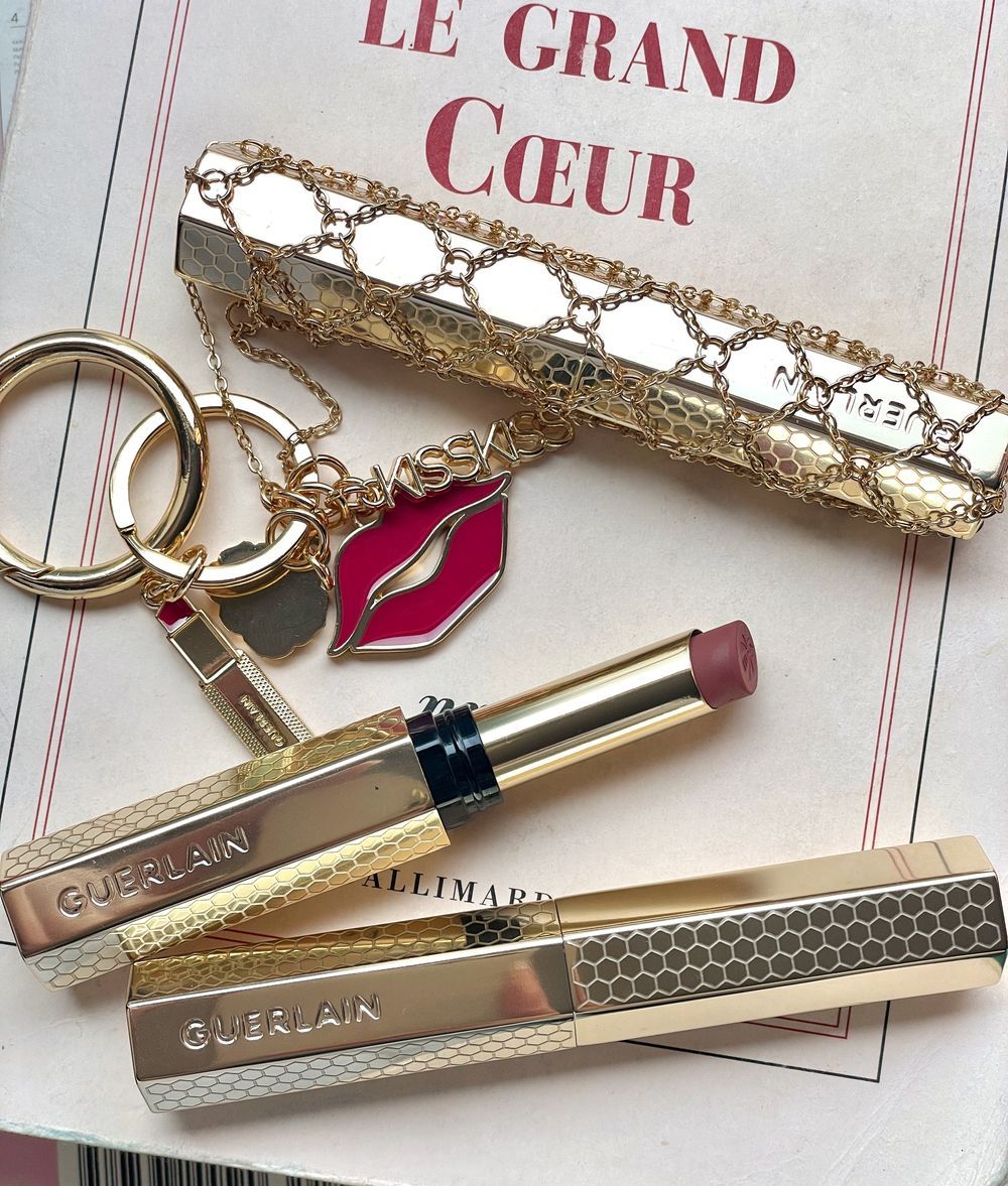 Guerlain Kiss Kiss Honey-Infused Intense Lipstick_IMG_2263